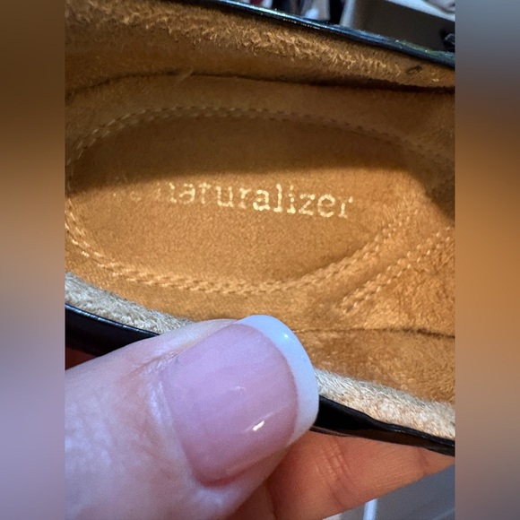 NATURALIZER Comfort Black Leather Mary Jane Hook Loop Velcro Strap Walking Shoes - Picture 6 of 7